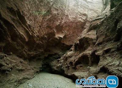 غار حلوان یکی از جاذبه های طبیعی استان خراسان جنوبی است